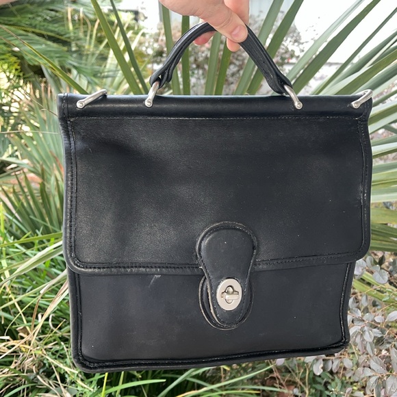 Project Bag: Coach Vintage Willis Black Leather Bag with Nickel hardware - Picture 3 of 13